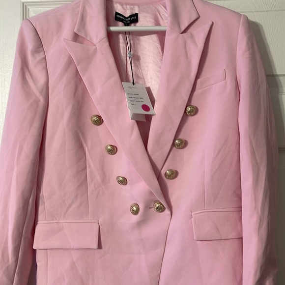 Tailored Pink Blazer with Gold Embossed Buttons, Notch Lapel - Picture 5 of 8
